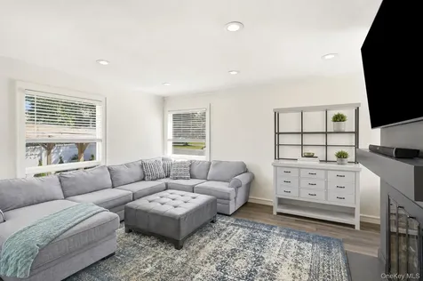 2 Lambert Road White Plains NY 10605