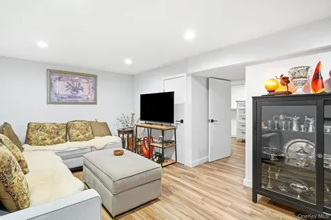 2 Lambert Road White Plains NY 10605