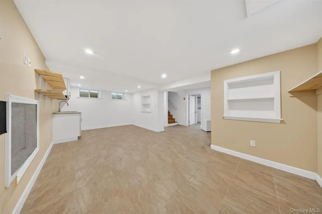 35-38 169th Street Flushing NY 11358