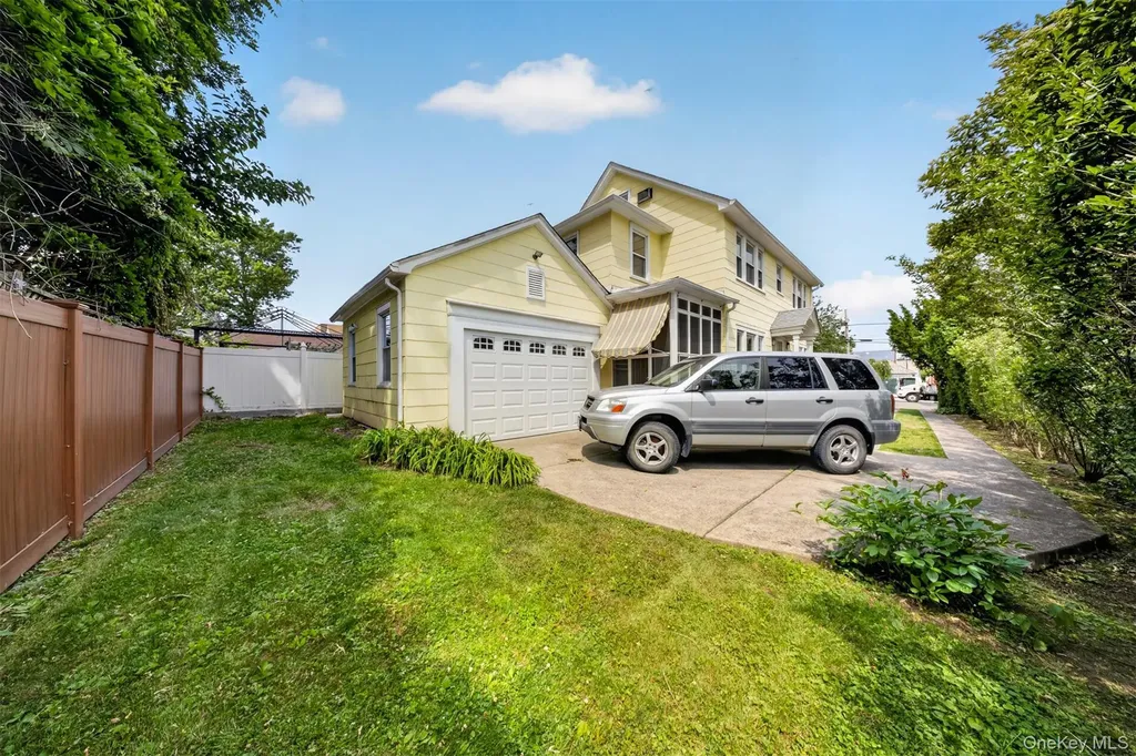 35-38 169th Street Flushing NY 11358