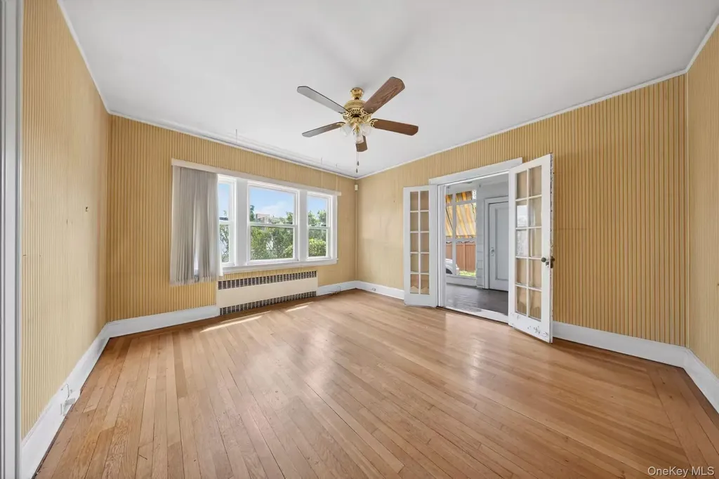35-38 169th Street Flushing NY 11358