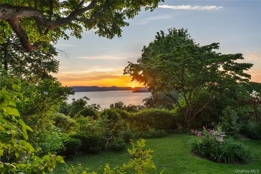 28 Hamilton Avenue Ossining NY 10562