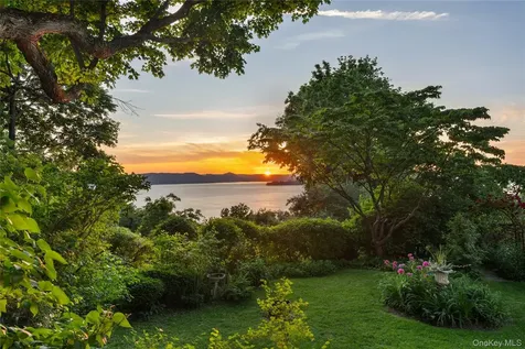 28 Hamilton Avenue Ossining NY 10562