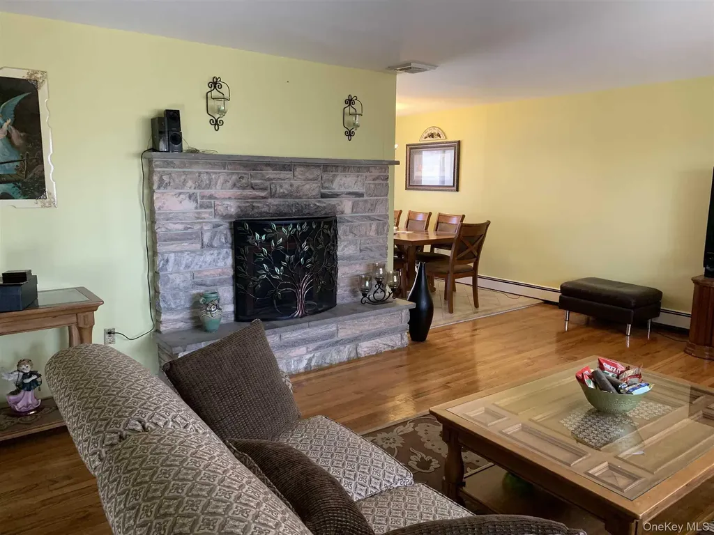 92 Hillside Road Poughquag NY 12570