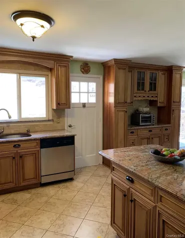 92 Hillside Road Poughquag NY 12570
