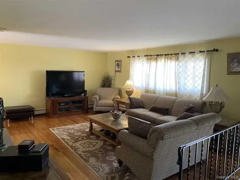 92 Hillside Road Poughquag NY 12570