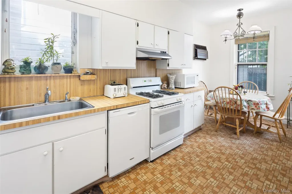 1216 E 28th Street Brooklyn NY 11210