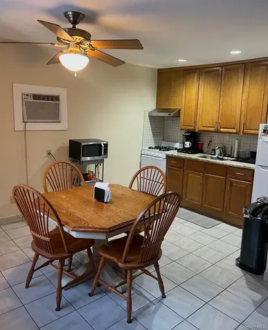 81 Fifth Avenue Westbury NY 11590