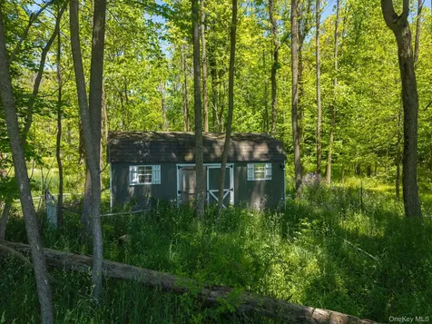 108 Grovenors Corners Road Cobleskill NY 12043