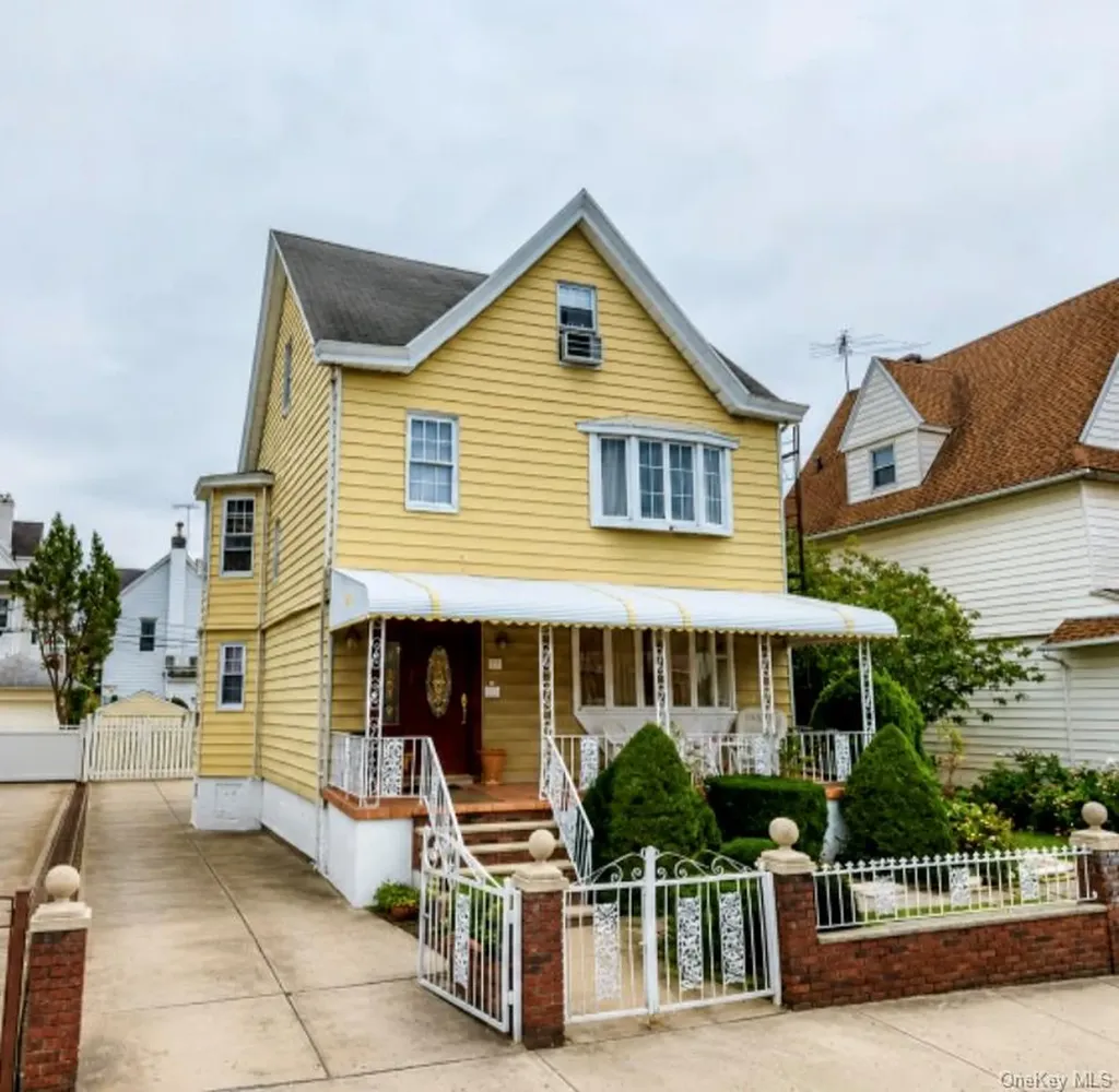 39 Bay 22nd Street Brooklyn NY 11214