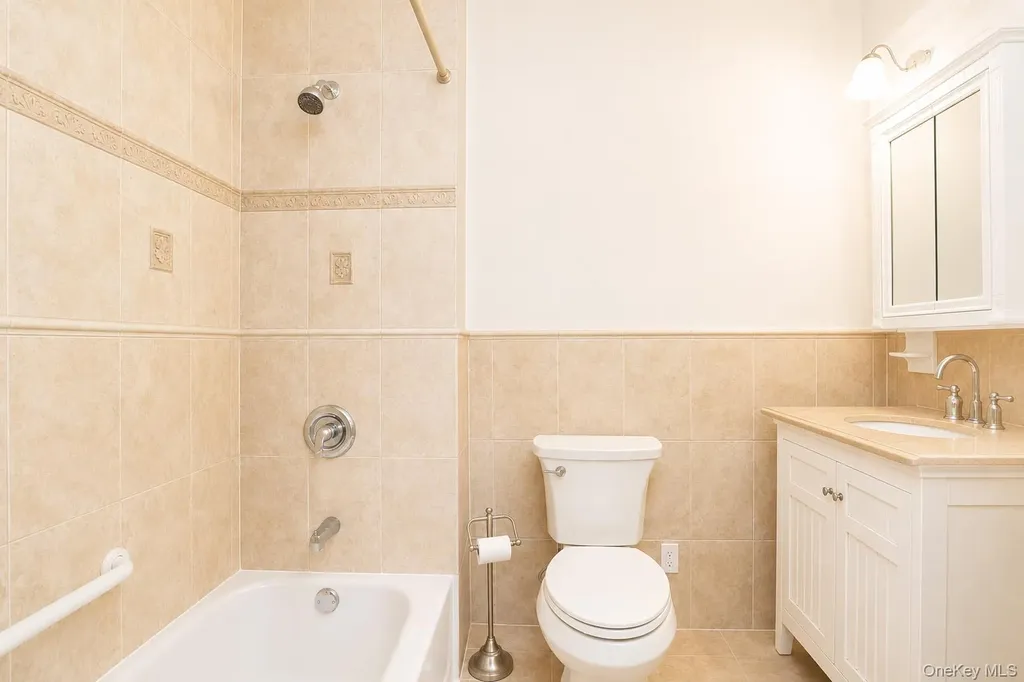 15 W Walnut Street Long Beach NY 11561