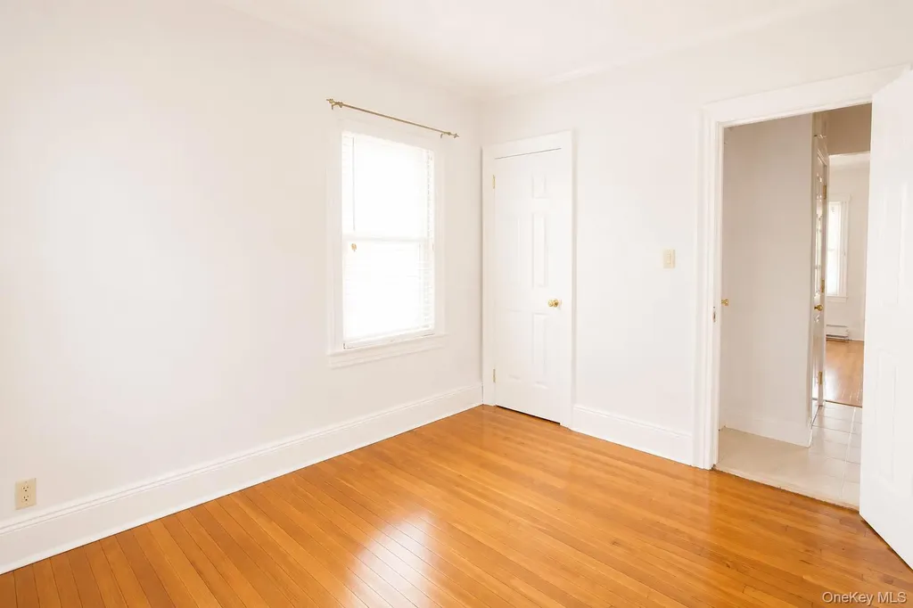 15 W Walnut Street Long Beach NY 11561