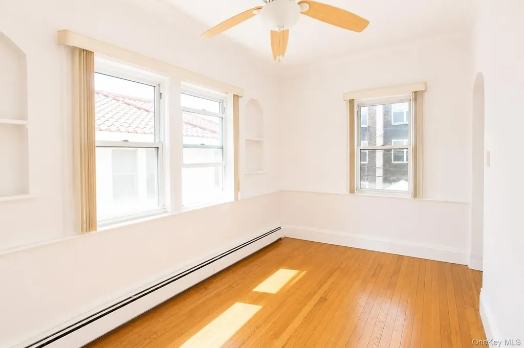 15 W Walnut Street Long Beach NY 11561