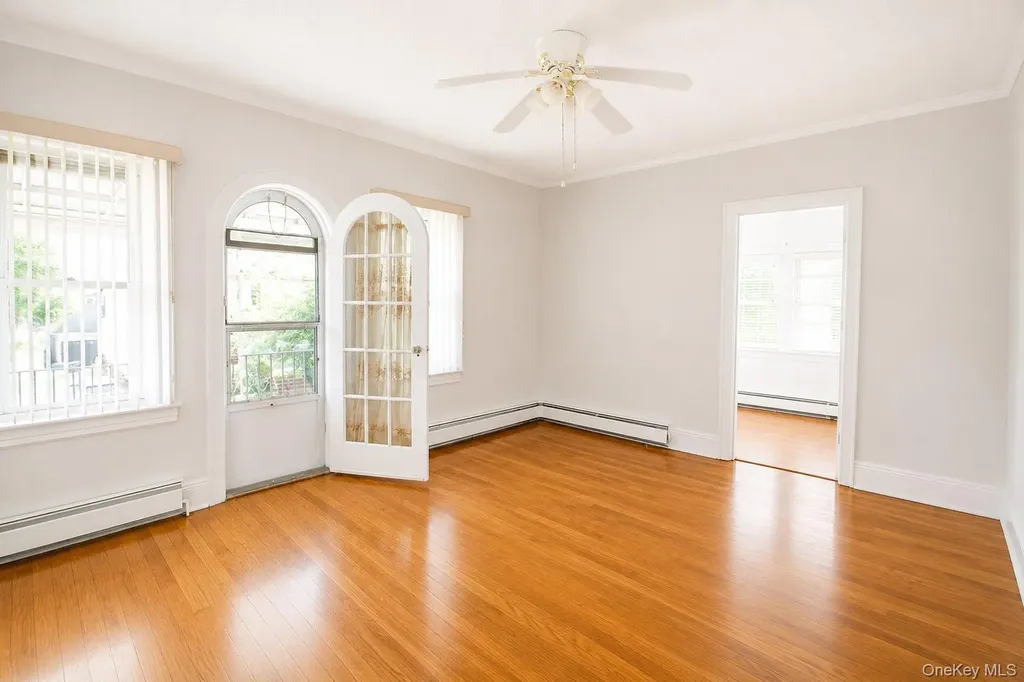 15 W Walnut Street Long Beach NY 11561