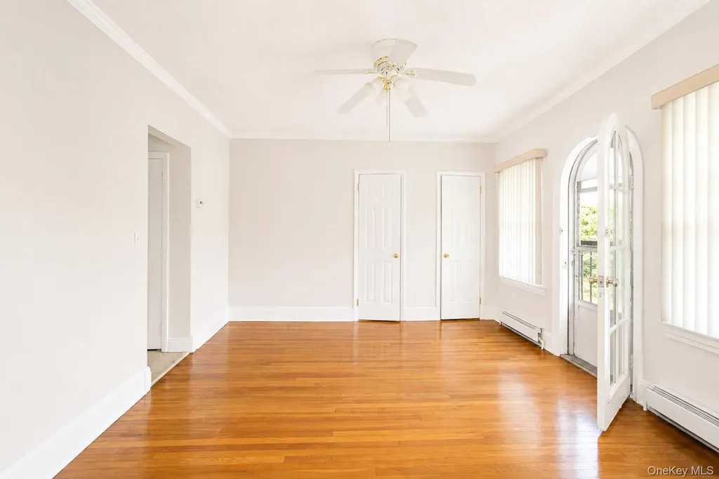 15 W Walnut Street Long Beach NY 11561