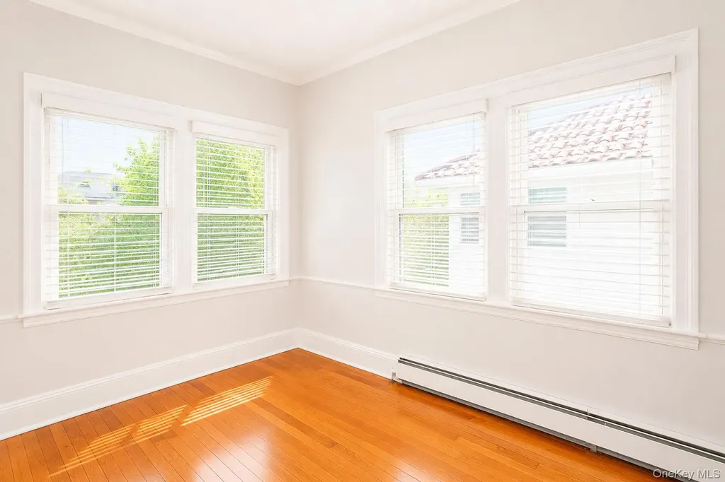 15 W Walnut Street Long Beach NY 11561