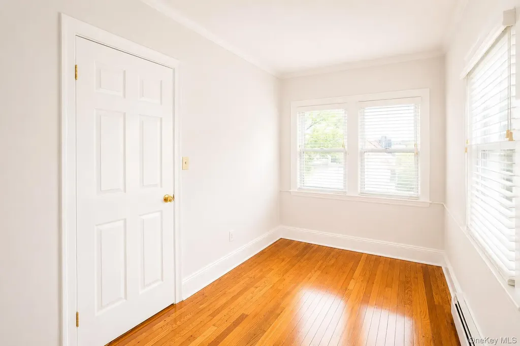 15 W Walnut Street Long Beach NY 11561