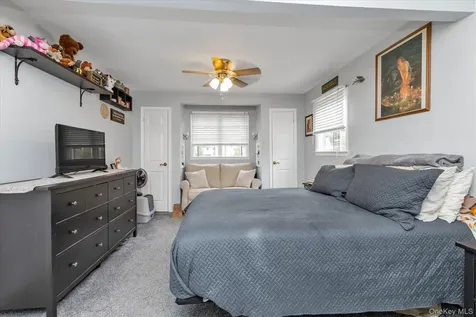 31 Sherwood Drive East Islip NY 11730