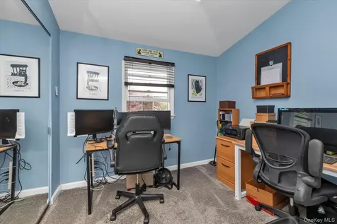 31 Sherwood Drive East Islip NY 11730