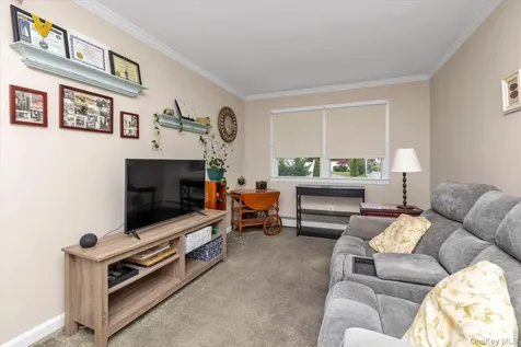 31 Sherwood Drive East Islip NY 11730