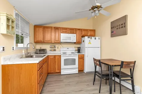 31 Sherwood Drive East Islip NY 11730