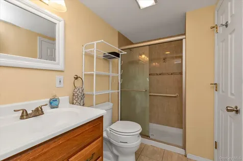 31 Sherwood Drive East Islip NY 11730