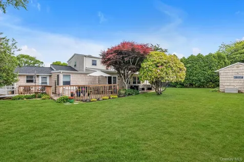 31 Sherwood Drive East Islip NY 11730