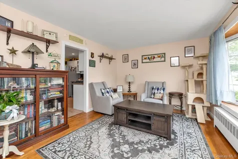 31 Sherwood Drive East Islip NY 11730