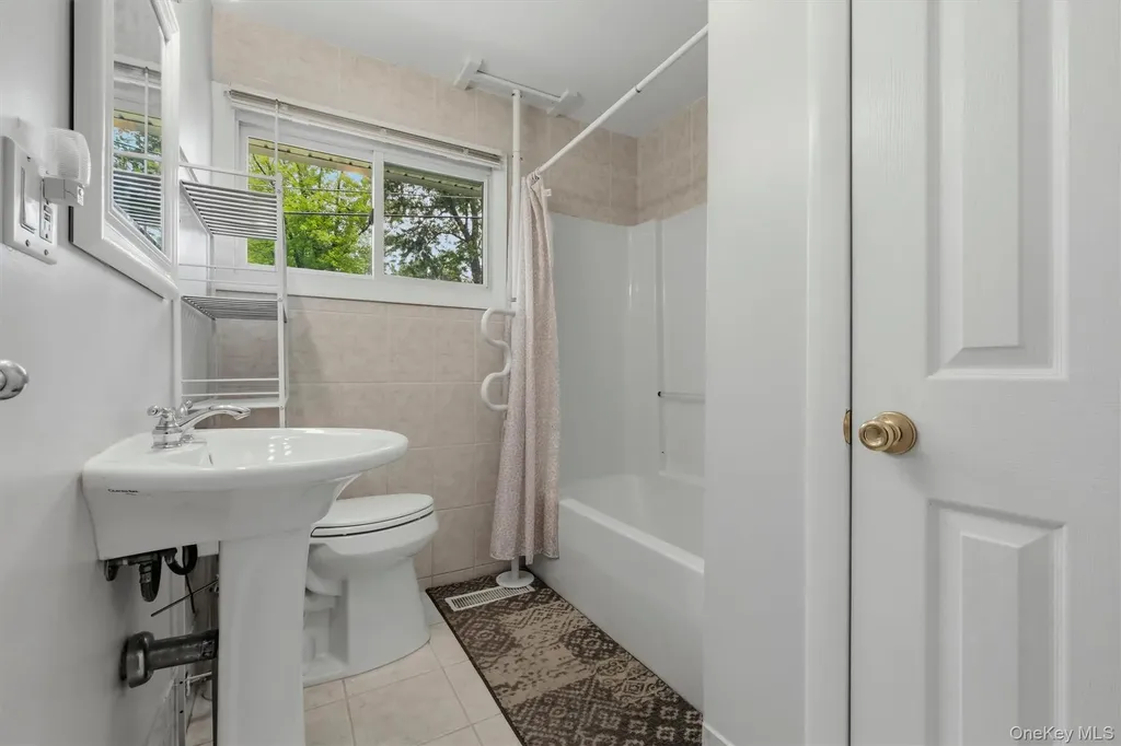 56 Cayuga Drive Peekskill NY 10566