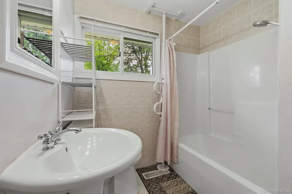 56 Cayuga Drive Peekskill NY 10566