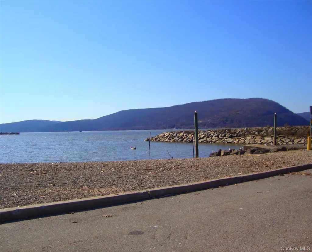 56 Cayuga Drive Peekskill NY 10566