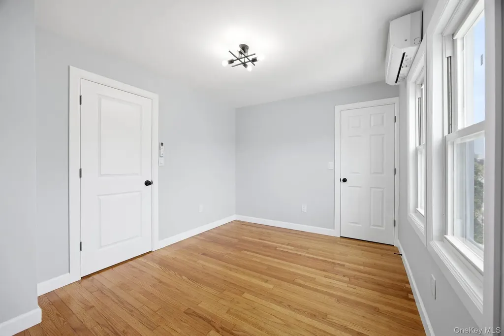 107 E Saint Marks Place Valley Stream NY 11580