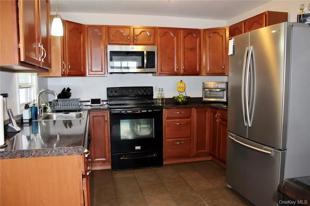 5834 Albany Post Road Cortlandt Manor NY 10567