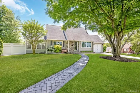 34 Ridge Road Farmingdale NY 11735