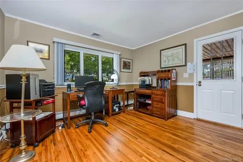 34 Ridge Road Farmingdale NY 11735
