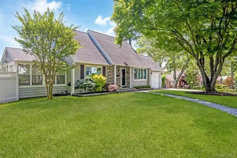 34 Ridge Road Farmingdale NY 11735