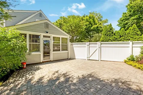34 Ridge Road Farmingdale NY 11735