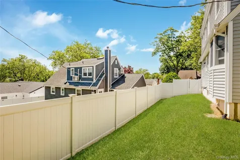 34 Ridge Road Farmingdale NY 11735