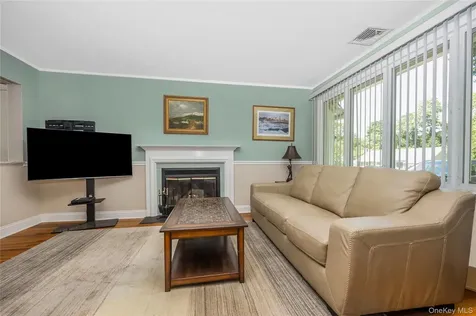 34 Ridge Road Farmingdale NY 11735