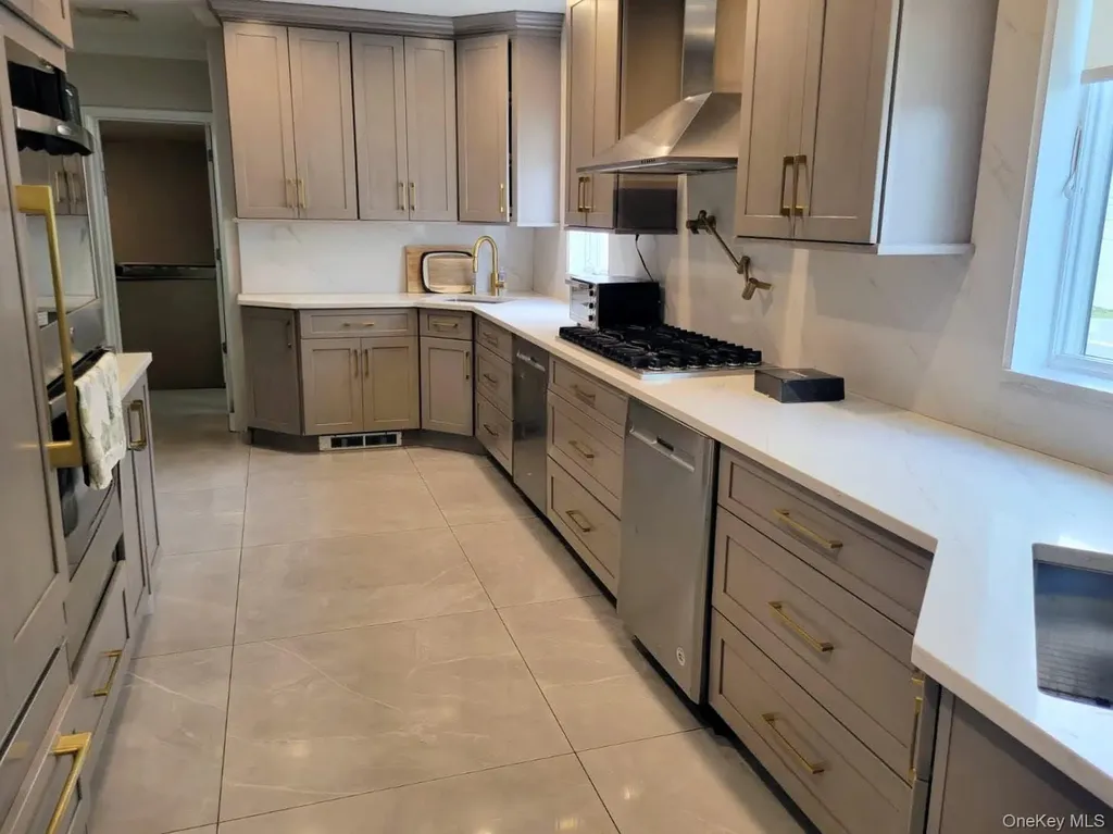 301 Linwood Avenue Cedarhurst NY 11516