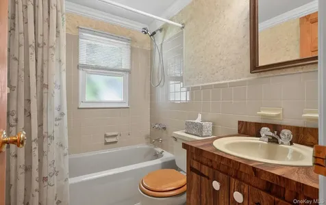 88 Philadelphia Avenue Massapequa Park NY 11762