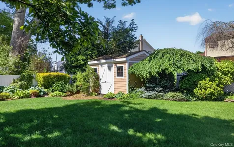 88 Philadelphia Avenue Massapequa Park NY 11762
