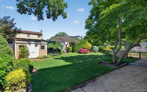 88 Philadelphia Avenue Massapequa Park NY 11762