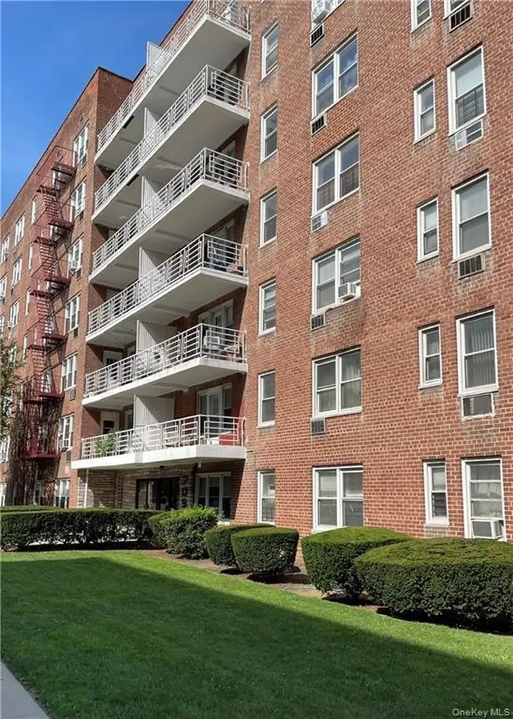 709 Waburton Avenue Yonkers NY 10701