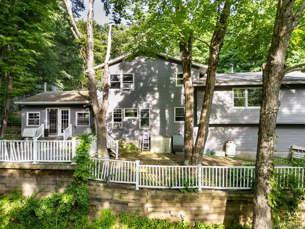 14 Englewood Terrace Mahopac NY 10541