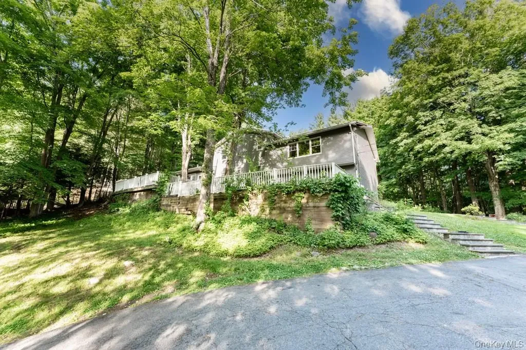 14 Englewood Terrace Mahopac NY 10541