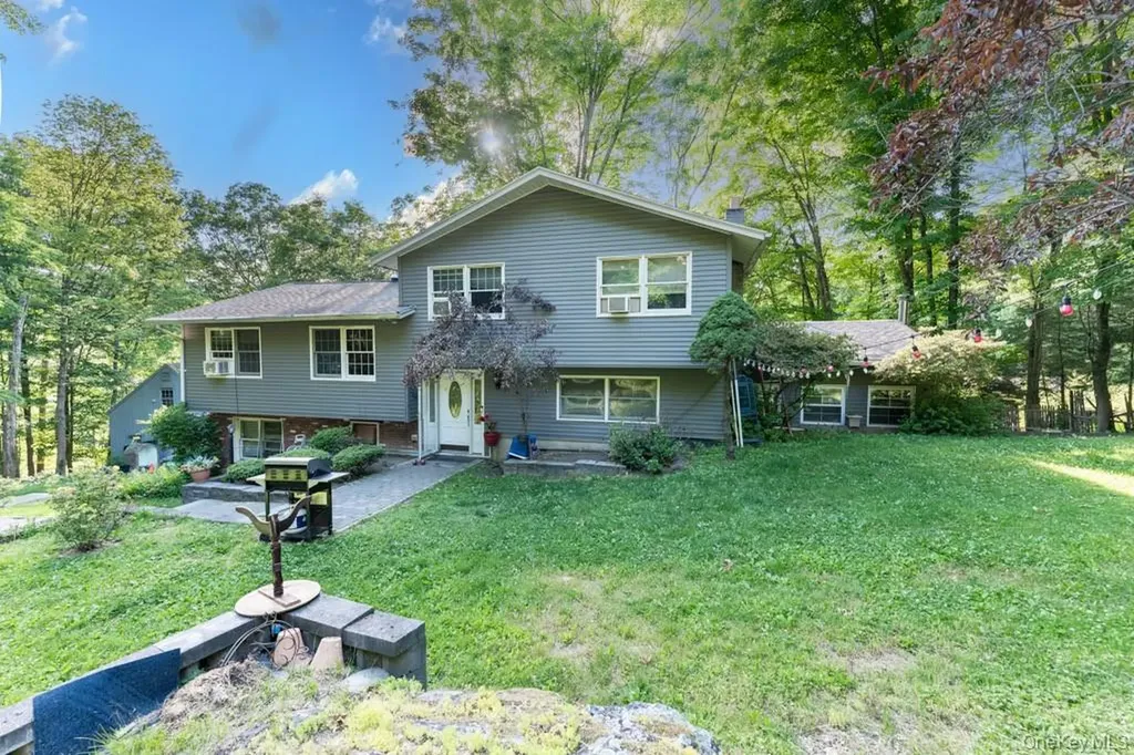 14 Englewood Terrace Mahopac NY 10541