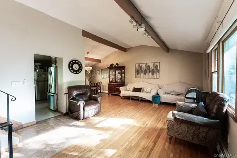14 Englewood Terrace Mahopac NY 10541