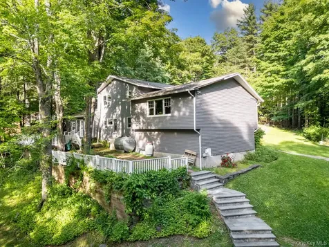 14 Englewood Terrace Mahopac NY 10541