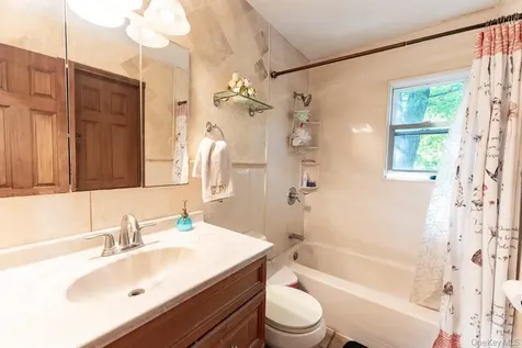 14 Englewood Terrace Mahopac NY 10541
